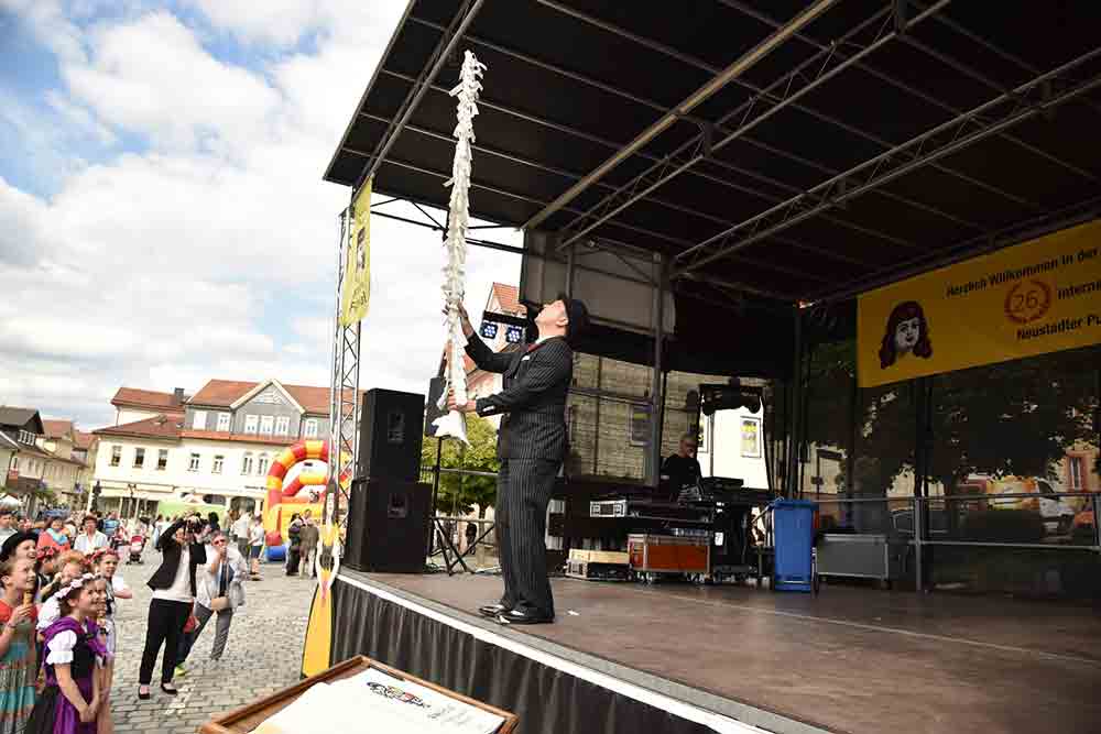 Open-Air-Show-zum-50.-Puppenfestival